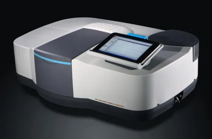 اسپکتروفتومتر PGinstruments مدل T110+